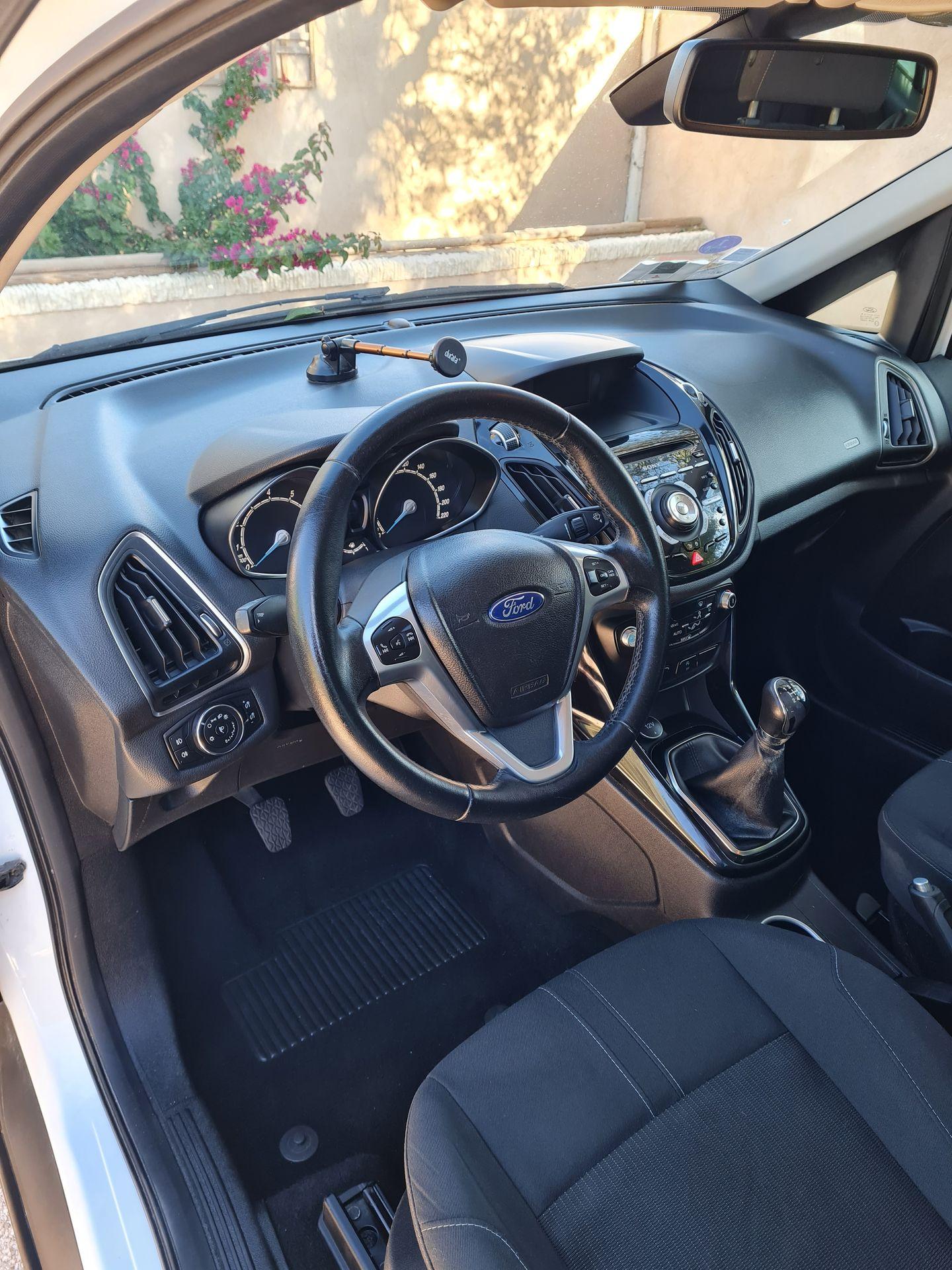 alt="Shampoing moquettes, aspiration profonde, entretien textile, élimination odeurs, microfibre, accessoires intérieurs soignés"