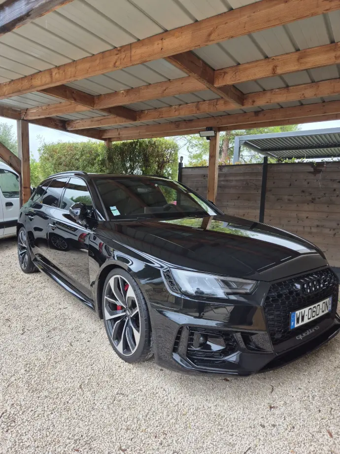 alt="Nettoyage jantes et roues, élimination poussière frein, polissage aluminium, entretien pneus, detailing extérieur, véhicule comme neuf"